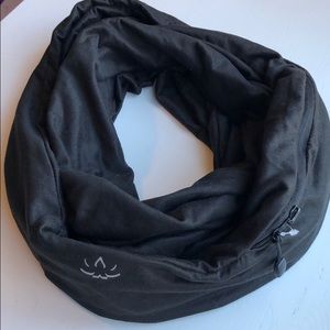 Beyond Yoga infinity scarf with pocket